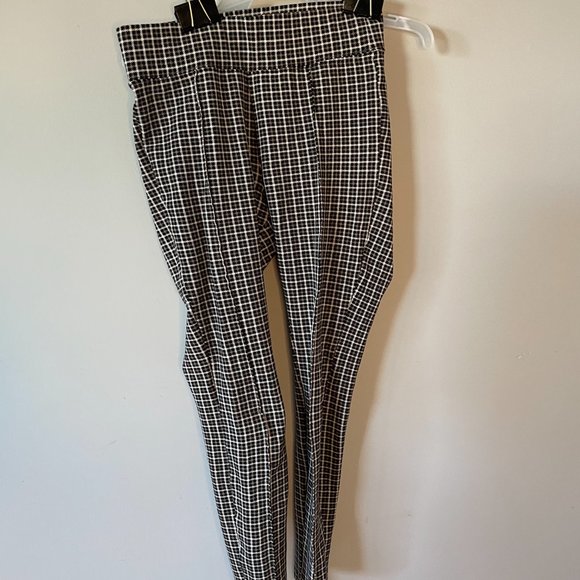 Old Navy Plaid Pant - Picture 3 of 3
